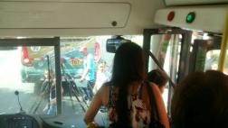 Bus del Corredor Azul chocó contra ómnibus interprovincial