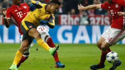 Arsenal: Alexis Sánchez erró penal pero anotó tras dos intentos