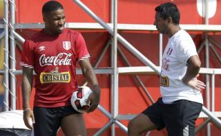 Solano no descartó a Farfán para jugar ante Venezuela y Uruguay