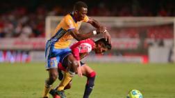 Luis Advíncula debutó en Tigres y recibió elogios de hinchas