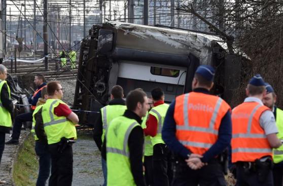 Bruselas: Descarrilamiento de tren deja un muerto y 20 heridos