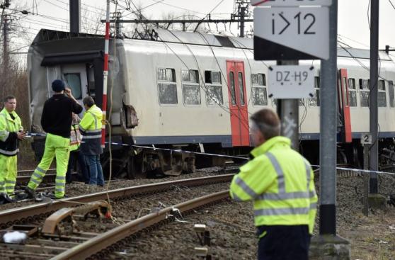 Bruselas: Descarrilamiento de tren deja un muerto y 20 heridos