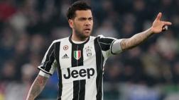 Barcelona: Dani Alves criticó duramente a directivos blaugranas
