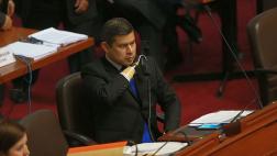 “Sheput cuida a sus dos jefes: uno prófugo y otro en Palacio”