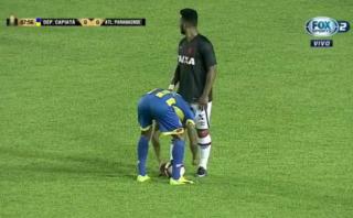 Jugador de Capiatá desamarró pasadores a rival en tiro libre