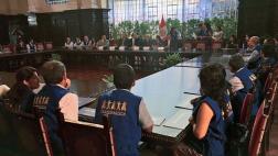 PCM recibió firmas por la democracia de parte de Transparencia