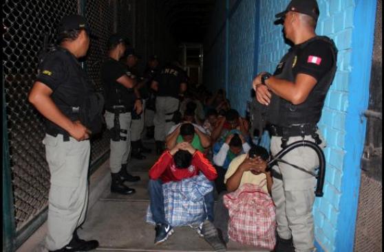 INPE traslada a 133 internos del penal Lurigancho al de Ancón
