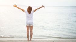 Las personas felices queman más calorías, según estudio