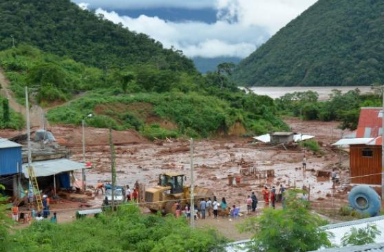 Junín: familia de 5 desaparece tras huaico en Satipo