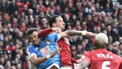 United: Ibrahimovic reaccionó a fuerte pisotón con este codazo