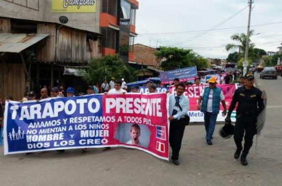 Así se vivió marcha 'Con mis hijos no te metas' en las regiones