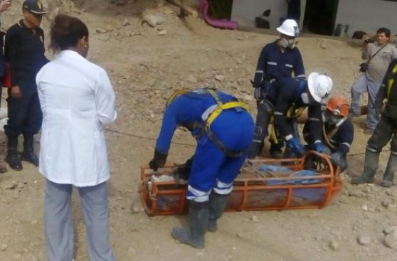 Arequipa: recuperan cuerpo de minero atrapado en socavón
