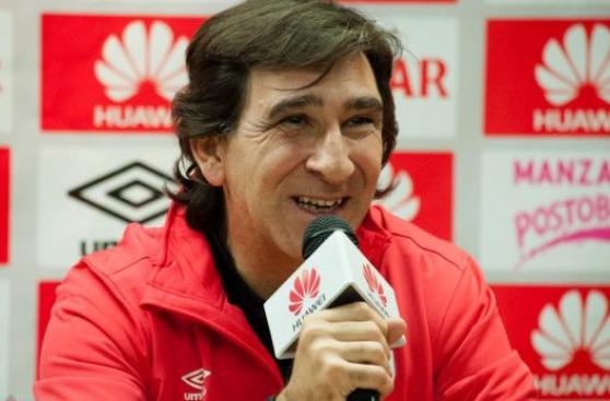 Gustavo Costas sobre Cristal: "Tiene jugadores de buen pie"