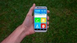 Estas 4 apps facilitan el uso de smartphones a personas mayores