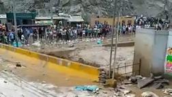 Desborde de Río Huaycoloro afecta Malecón Checa y Ramiro Prialé
