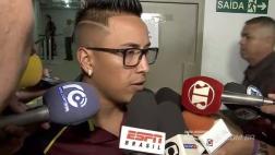 Cueva: "Entro para hacer goles, no para ganar tarjetas"
