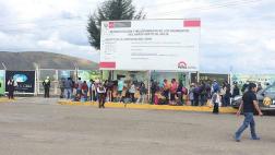 Junín: cientos hacen colas para viajar a Lima en puente aéreo