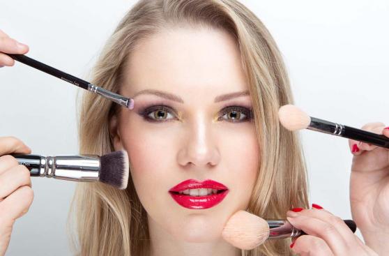 Cinco trucos de maquillaje para estilizar el rostro