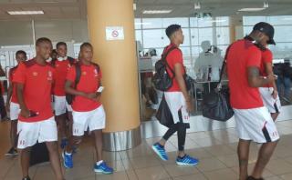 Selección peruana viajó rumbo a Venezuela por los tres puntos