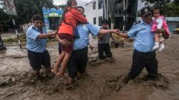 Ecuador: 60 afectados por las lluvias llegan desde el Perú