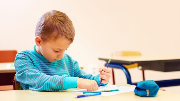 Estudio: Por qué los niños no deben estar quietos en clases