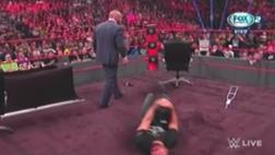 WWE Raw: Triple H agravó lesión de Rollins tras firmar contrato