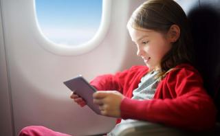 5 consejos para entretener a los niños durante los vuelos