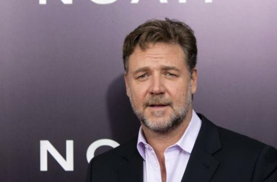 Russell Crowe sorprende en fotos que lo muestran subido de peso