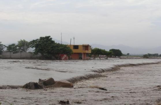 La Libertad: Panamericana Norte sigue interrumpida por desborde