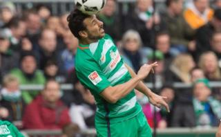 Werder Bremen goleó 5-2 al Friburgo con Pizarro unos minutos