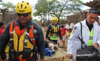 Rescatistas de México evacúan enfermos de zonas inundadas