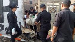 Áncash: agentes policiales recogen desechos tras lluvias