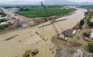 Comenzó instalación de puente que unirá Trujillo con Lima