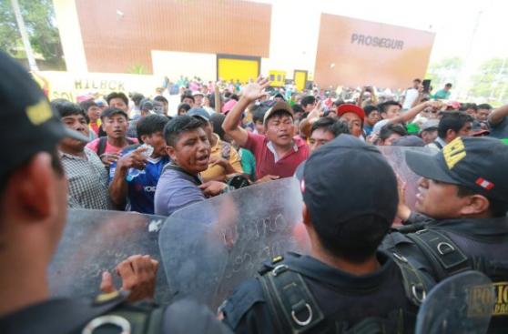 Piura: protestan porque autoridades no reparan dique roto