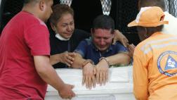Mocoa: Preso va esposado al entierro de su hija víctima de alud