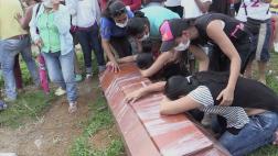 Colombia: entierros masivos en la desconsolada Mocoa