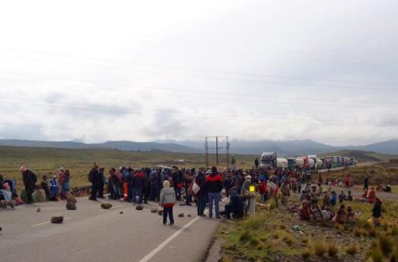 Puno: población bloquea tramo de carretera Interoceánica