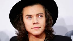 Harry Styles debutó como solista con una balada de rock glam