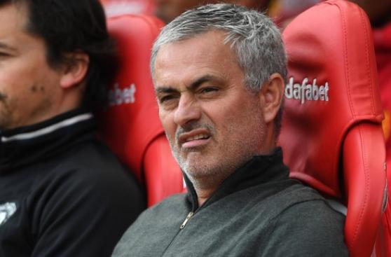 ¿Para quién fueron los cánticos que sorprendieron a Mourinho?
