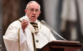 El papa pide al mundo que "detenga a los señores de la guerra"
