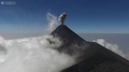 Científicos analizan volcanes activos por medio de drones