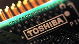 Apple evalúa podría comprar unidad de chips de Toshiba