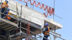 Economía anotó en febrero su menor crecimiento en más de 2 años
