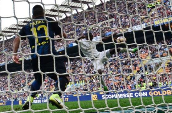 Gol del empate del AC Milan fue resuelto con el 'ojo de halcón'