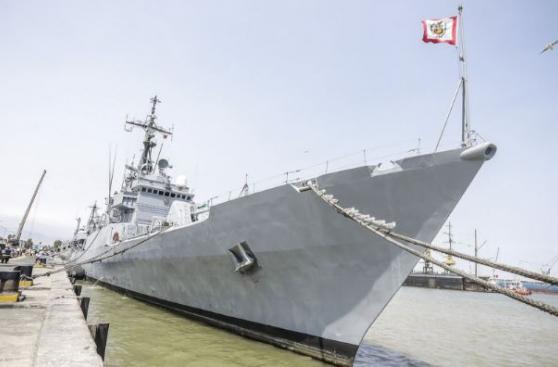 Marina traslada 320 toneladas de ayuda humanitaria a Piura