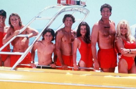Actor de Baywatch es sentenciado a prisión por agredir a mujer