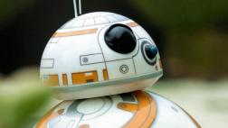 El conmovedor corto donde BB-8 rescata a un compañero robot