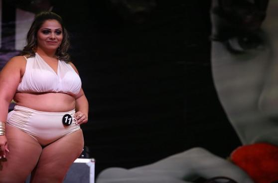 Mujeres de talla grande derriban estereotipos en este concurso