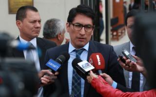 Ex procurador Segura fue sancionado por hablar de Alan García