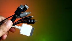 ¿Cómo cargar tu celular con el Sol y el movimiento?